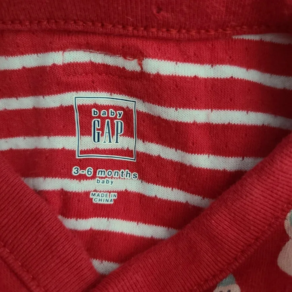 Baby Gap Red Snowman Footed Pajamas Size 3-6M